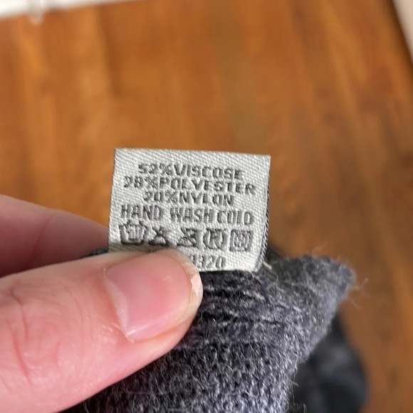 C.c. Exclusives Women’s Gray Scarf Tie-Dye Bias Cut Neck Warmer NWT - Picture 5 of 5